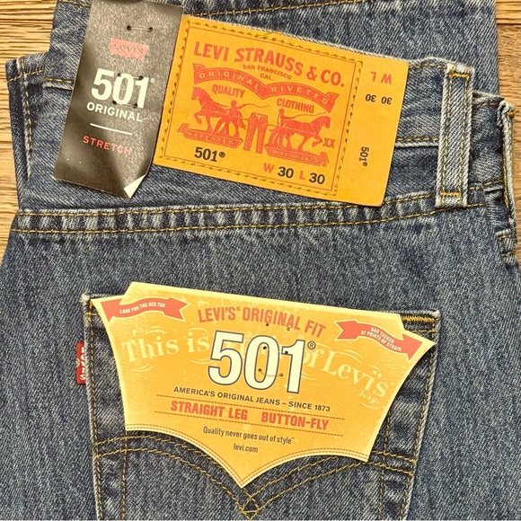 Levi's 501 Original Medium Stonewash
Jeans - Picture 4 of 15